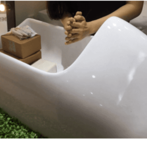 Alternative view of Bồn Tiểu Nam INAX AU-411V Treo Tường Men Chống Bám Bẩn