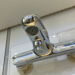 Ảnh công trình thực tế Củ sen tắm TOTO TBS103B0V nóng lạnh New Standard