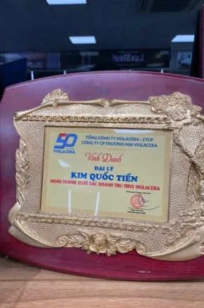 Đại lý hoàn thành xuất sắc doanh thu thiết bị vệ sinh, do Tổng công ty Viglacera trao