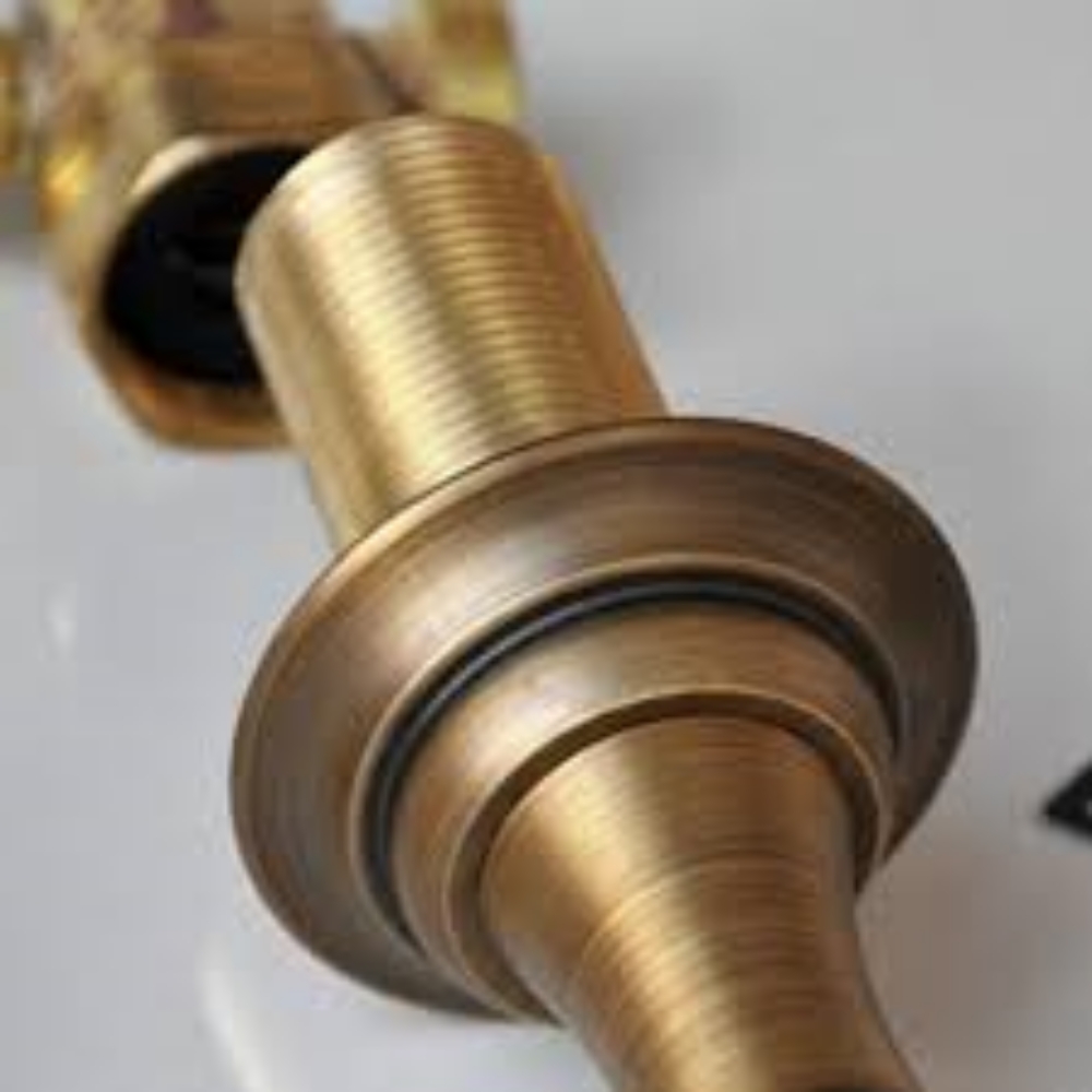 Ảnh công trình thực tế Vòi lavabo nóng lạnh 3 lỗ bằng đồng cổ điển Kanly GCB07