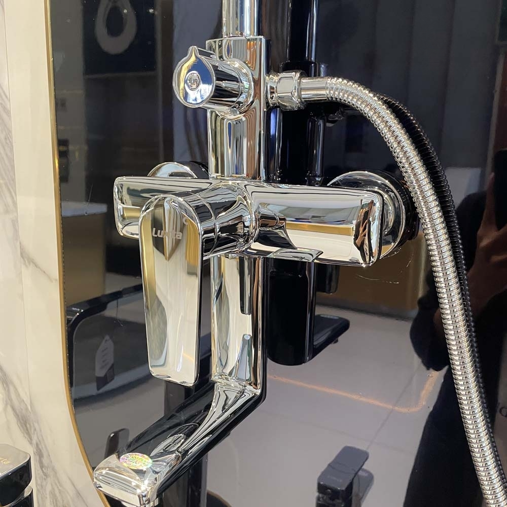 Ảnh công trình thực tế Sen cây nóng lạnh Luxta L7229