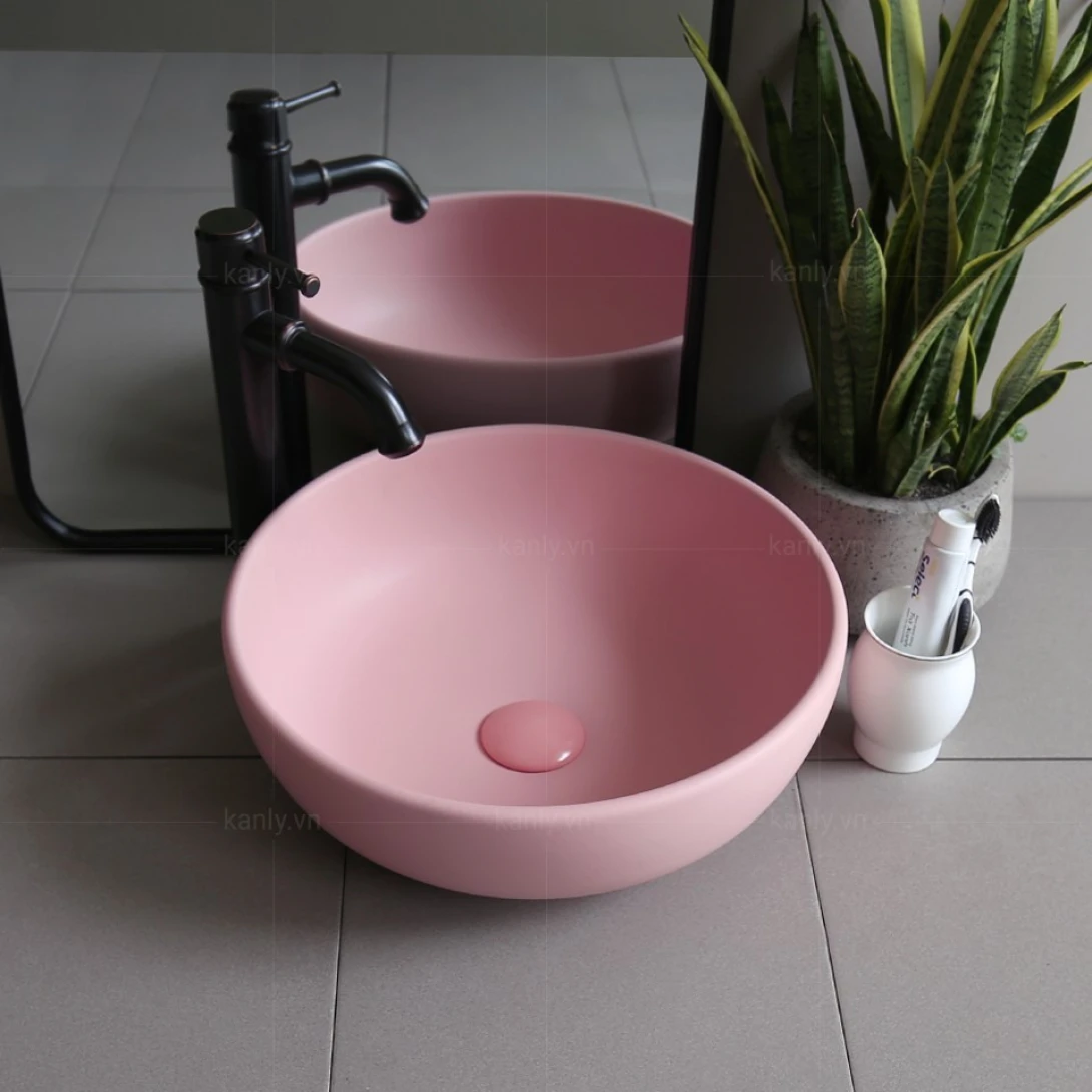 Ảnh công trình thực tế Chậu Lavabo Kanly SU510 Đặt Bàn Sứ Tròn Màu Hồng
