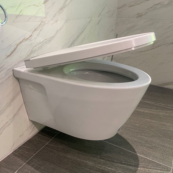 Ảnh công trình thực tế Bồn cầu treo tường American Standard VF-3119B