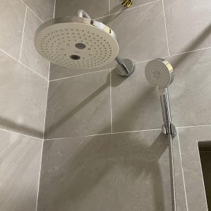 Ảnh công trình thực tế Bát sen TOTO TBW01004A#BFG gắn tường màu vàng mờ