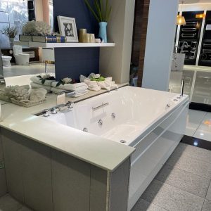 Ảnh công trình thực tế Bồn tắm massage Caesar xây không chân không yếm MT0870A