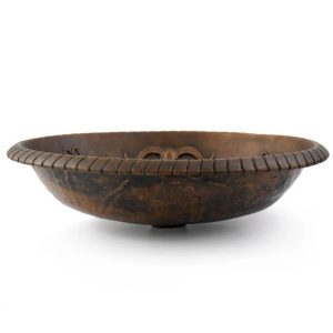 Ảnh công trình thực tế Chậu lavabo Kanly BS026 đặt bàn đồng thau họa tiết đầu trâu 490x380x130 mm