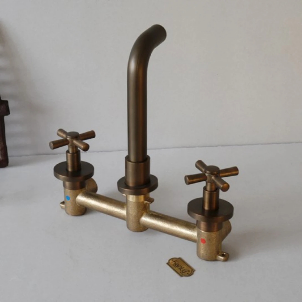Alternative view of Vòi lavabo Kanly GCT07 nóng lạnh bằng đồng gắn âm tường