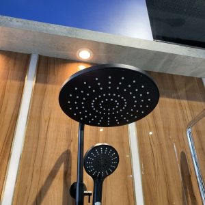 Ảnh công trình thực tế Sen cây nóng lạnh Luxta L7225 Black