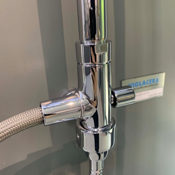 Ảnh công trình thực tế Sen cây ghép nóng lạnh VG532.1