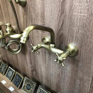 Ảnh công trình thực tế Vòi âm tường nóng lạnh bằng đồng Kanly GCT05