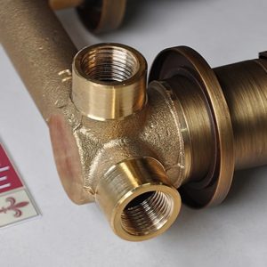 Ảnh công trình thực tế Vòi lavabo Kanly GCT04 nóng lạnh gắn tường bằng đồng