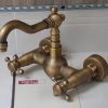 Vòi lavabo Kanly GCT06 nóng lạnh gắn tường bằng đồng - ảnh 2