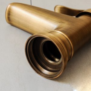 Ảnh công trình thực tế Vòi Lavabo Kanly GCV04 Nóng Lạnh Bằng Đồng Cổ Điển
