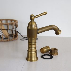 Ảnh công trình thực tế Vòi Lavabo Kanly GCV13 Nóng Lạnh Bằng Đồng Cổ Điển