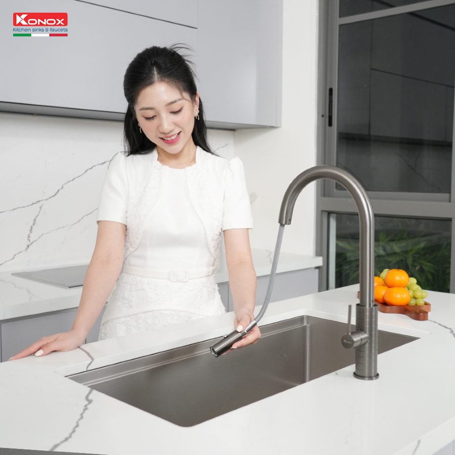 Ảnh công trình thực tế Vòi rửa bát dây rút Konox Venice Gun Metal