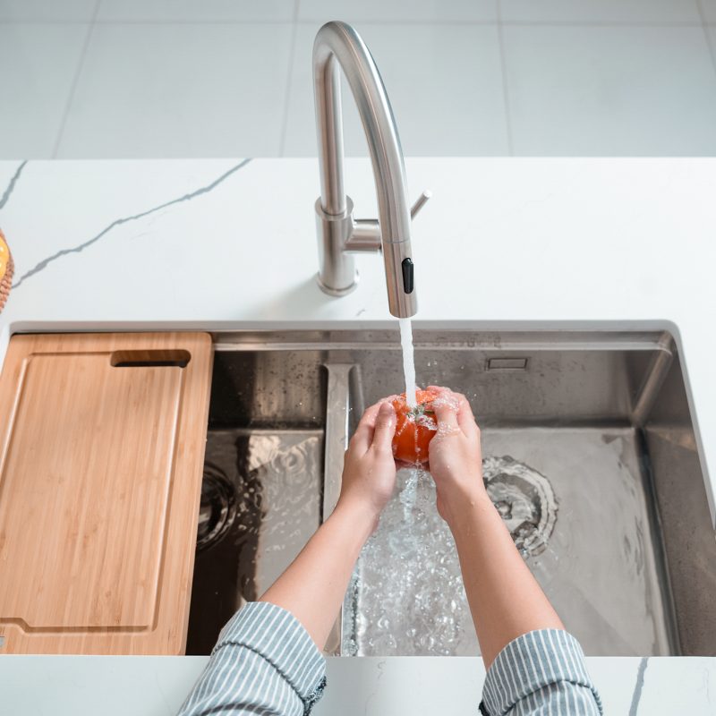 Ảnh công trình thực tế Vòi rửa bát dây rút Konox Reno