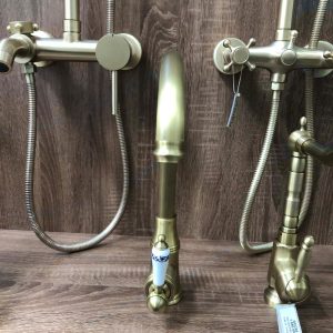 Ảnh công trình thực tế Vòi rửa bát nóng lạnh bằng đồng Kanly GCC07
