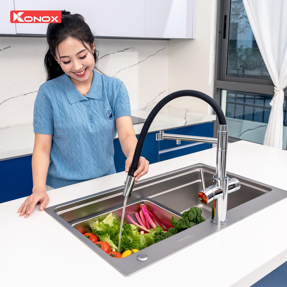 Ảnh công trình thực tế Vòi rửa bát thân mềm 3 đường nước Konox Combi Chrome