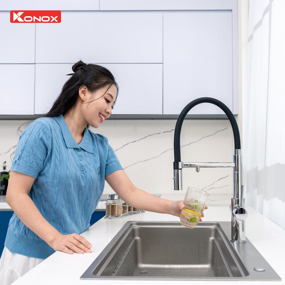Ảnh công trình thực tế Vòi rửa bát thân mềm 3 đường nước Konox Combi Chrome