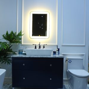 Ảnh công trình thực tế Gương Đèn Led Không Cảm Ứng Chữ Nhật Đứng Bản Viền Lớn Đình Quốc 67036B (600×800)