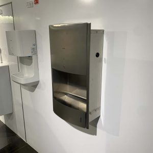 Ảnh công trình thực tế Máy sấy tay âm tường TOTO TYC602 có khay hứng nước