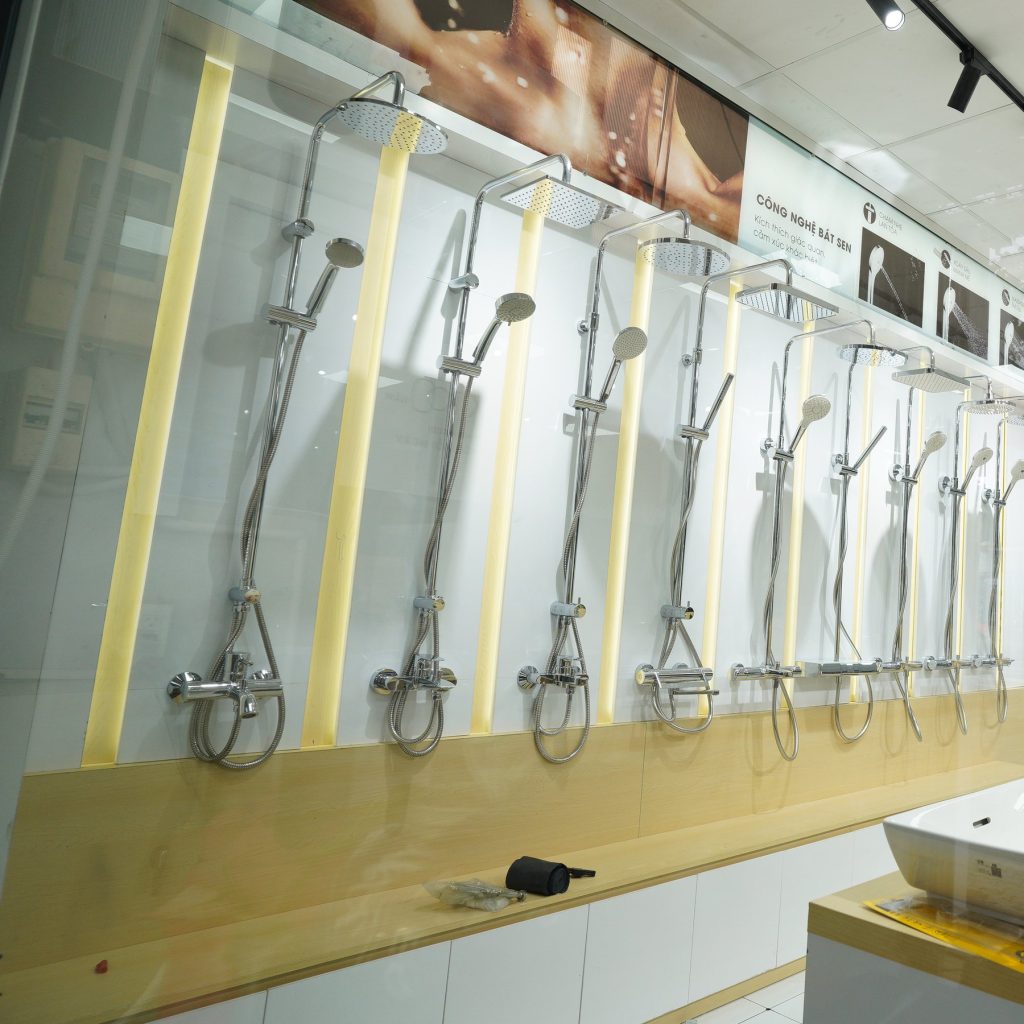 Khu trưng bày sen cây tại showroom KQT Luxury TP. Hồ Chí Minh