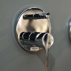 Ảnh công trình thực tế Van gật gù TOTO TBS01304B nóng lạnh kèm nút chuyển hướng dòng LB