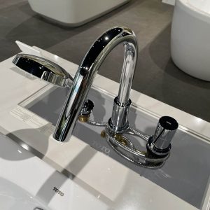 Ảnh công trình thực tế Vòi xả bồn nóng lạnh TOTO TBG11305AA kèm sen tắm dòng GF loại 3 lỗ