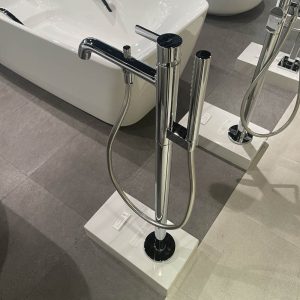 Ảnh công trình thực tế Vòi xả bồn tắm đặt sàn TOTO TBG11306AA nóng lạnh bán rời