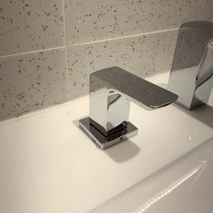Ảnh công trình thực tế Vòi xả bồn tắm TOTO TBG02202BB nóng lạnh kèm tay sen dòng GR
