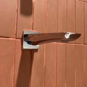 Ảnh công trình thực tế Vòi xả bồn TOTO TBG02001B dòng GR nhiều màu
